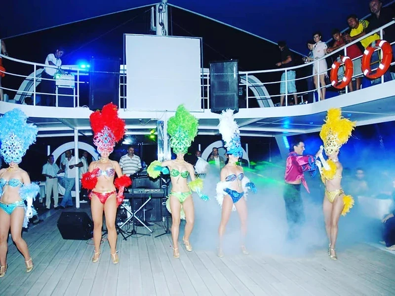 Turkler foam party