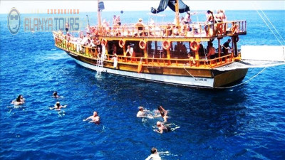 Relax boat trip in Alanya